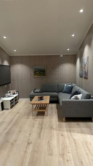Mountainside Lodge - Breivikeidet Тромсе Екстер'єр фото