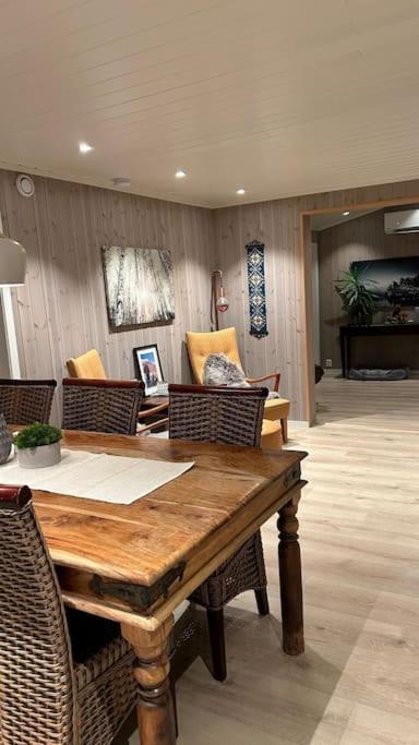 Mountainside Lodge - Breivikeidet Тромсе Екстер'єр фото